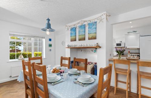 Saundersfoot House | Ruby Cottage - Beachside Cottage with Views