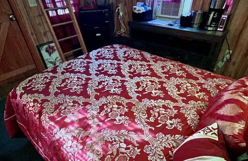 Brooklyn Cabin | Ruby Kush Cabin w/ sleeping loft on cannabis friendly campground