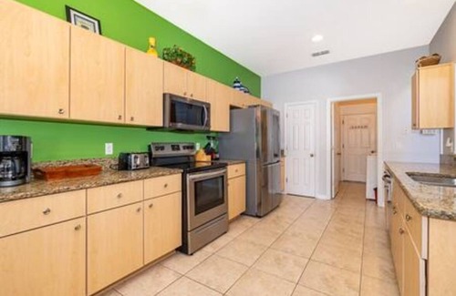Seasons House | Ruby Reds Escape - Seven Bedroom House, Sleeps 15