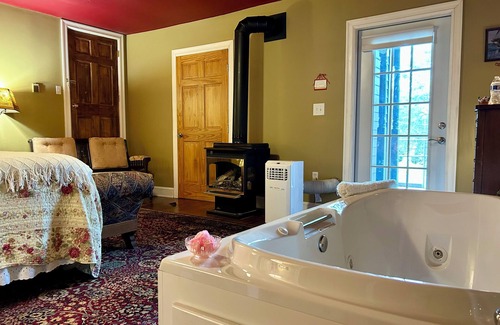 Adamstown Bed & Breakfast | Ruby Room -The Amethyst Inn Bed & Breakfast- jacuzzi tub, fireplace, breakfast
