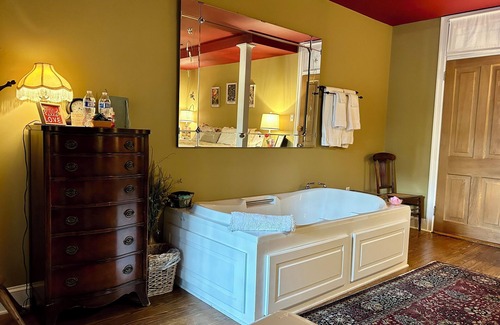 Adamstown Bed & Breakfast | Ruby Room -The Amethyst Inn Bed & Breakfast- jacuzzi tub, fireplace, breakfast