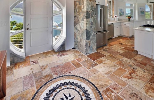 Peterborg Villa | Ruby's Ridge - Remodeled Cliffside Villa w/Pool