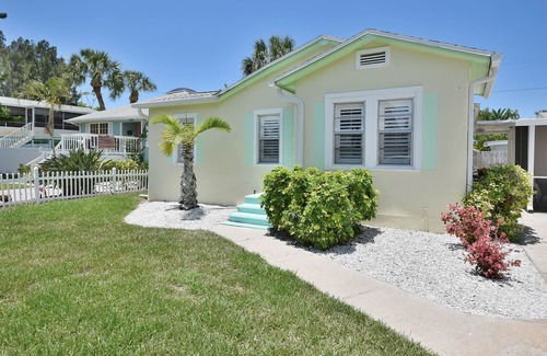 Indian Rocks Beach Cottage | Ruby’s Cottage # 2 Indian Rocks Beach