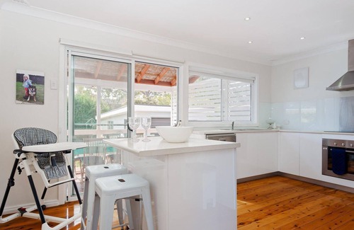 Nelson Bay House | Rubys Retreat, 44 Achilles Street - pet friendly, aircon, wifi & boat parking