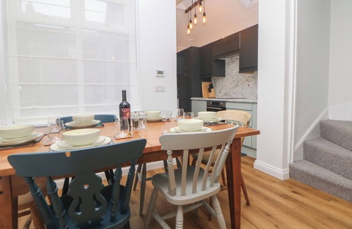 Leek Cottage | RUDYARD HOUSE, pet friendly, character holiday cottage in Leek