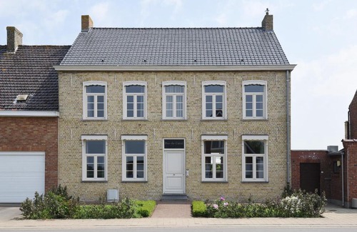 Stavele House | Rue du Canal