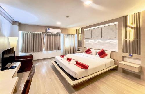 Phitsanulok Hotel | Ruean Phae Royal Park Hotel