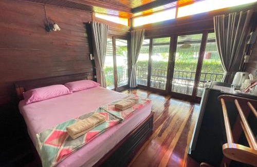 Prachuap Khiri Khan House | Ruen Orathai Resort