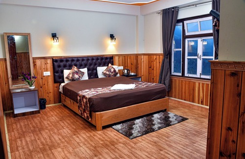 Soshing Hotel | Rufina Lachen Deezong