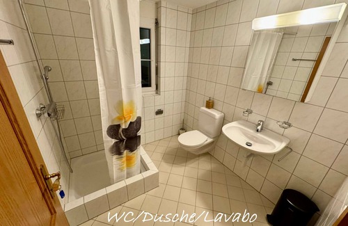 Zihlschlacht-Sitterdorf Bed & Breakfast | Ruhig und Zentral Gelegenes B&B mit Garten und Pool Laden zum Verweilen ein