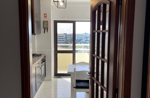 Alvor Apartment | Ruhige Sonnige 2-zimmer Wohnung in Alvor mit Atemberaubenden Blick auf den Ozean