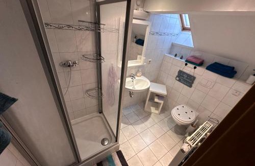 Greppin House | Ruhiges Wohlfühlzimmer auf dem Pferdehof Gut Greppin - mit Kochnische, WLAN & kostenlosem Parken
