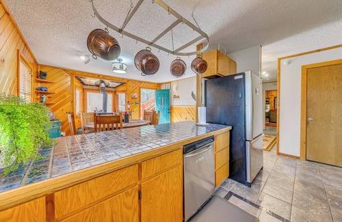 Ruidoso Cottage | Ruidoso Cabin w/Deck ~ 1 Mi to Midtown!