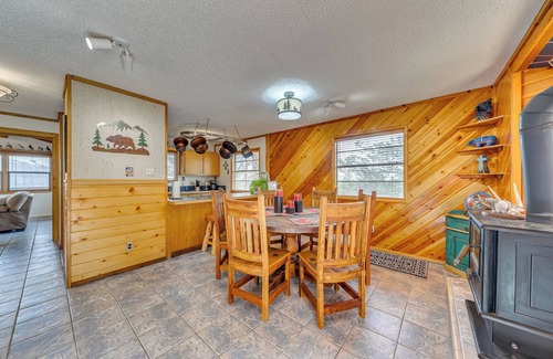 Ruidoso Cottage | Ruidoso Cabin w/Deck ~ 1 Mi to Midtown!
