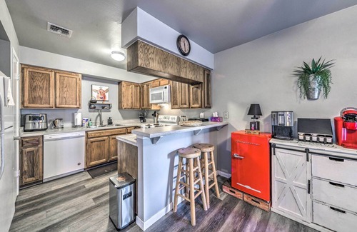 Ruidoso Downs Condo | Ruidoso Downs Condo w/ Mtn View + Balcony!