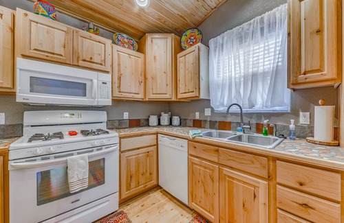 Ruidoso House | Ruidoso Mountain Cabin w/Deck, 1 Mi to Hiking