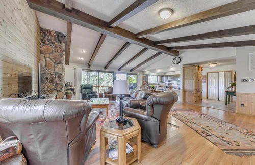 Ruidoso House | Ruidoso Retreat with Sierra Blanca Peak Views!