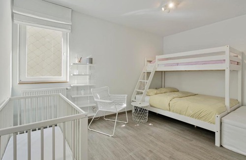 Heist Apartment | Ruim app met 3 slpks en 2 badkamers vlakbij de zee