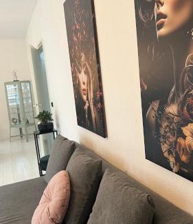 Breda Apartment | Ruim comfortabel appartement centrum Breda MET restaurant!