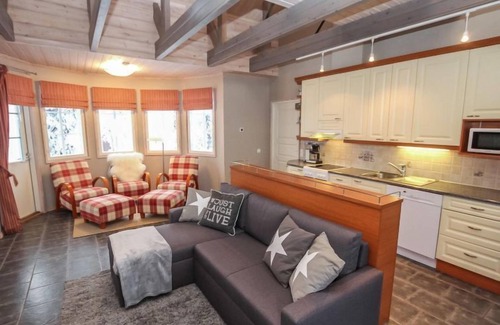 Rukatunturi House | Rukan Taikavuosselin Helmi 8 A by Interhome