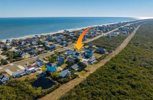 South Nags Head House | Rum-DCA 600 ft to Beach with Hot Tub and Backyard