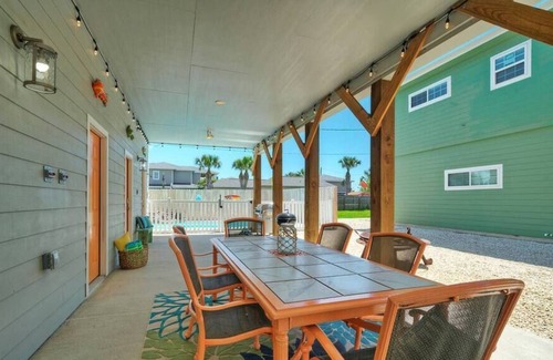 Port Aransas House | Rum Runner-Heated Pool, Near the Beach