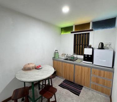 Kampung Bakar Kapor House | Rumah Inap Kampung Agong Tempua