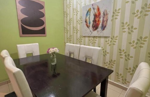 Sepang House | RUMAH INDAH by IMPIAN HOMESTAY KLIA-SALAK TINGGI-NILAI