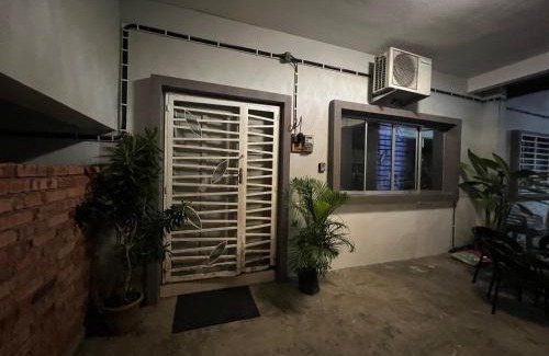 Geching Hilir House | RUMAH MURNI by IMPIAN HOMESTAY KLIA-SALAK TINGGI-NILAI