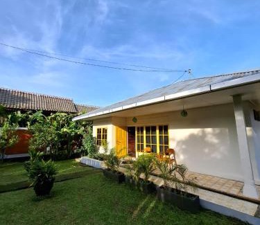Bedugul House | Rumah Tepi Danau