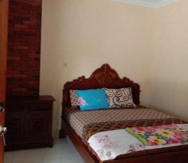 Sleman Hotel | Rumah Ukhi Guest House