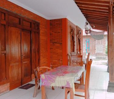 Sleman Hotel | Rumah Ukhi Guest House