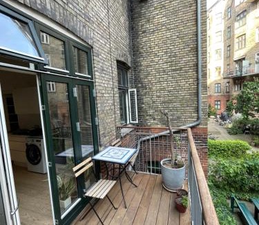 København V Apartment | Rummelig Københavnerlejlighed