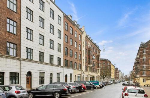 København V Apartment | Rummelig Københavnerlejlighed