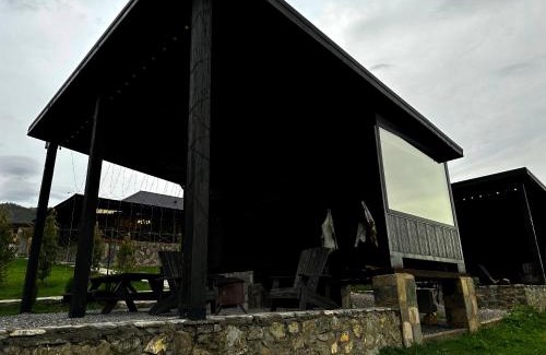 Azerbaijan Hotel | Runaway House - Qalacıq
