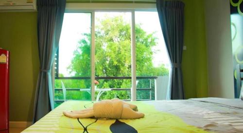 Ban Bang Saen Hotel | RungRoj Panich Hotel