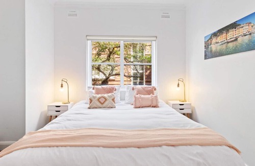 Bellevue Hill Apartment | Runnymede - Charming Ground Floor Home