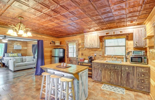 Heber Springs Apartment | Rural Arkansas Vacation Rental w/Wraparound Porch