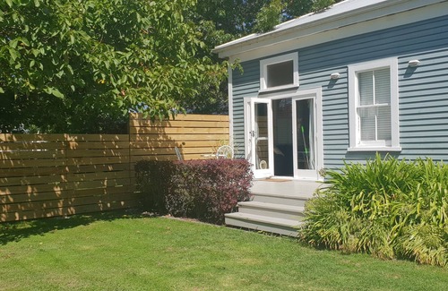 Parkvale Cottage | Rural Cottage Havelock North, enjoy rural views up to Te Mata peak