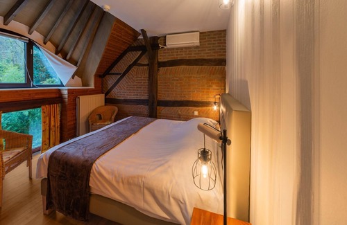Jupille Other | Rural farmhouse in Jupille with private pool