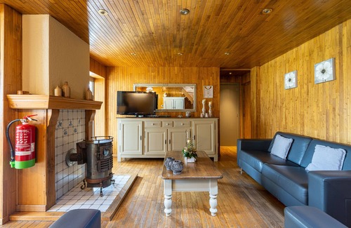 Grote-Brogel House | Rural group home with garden and garage