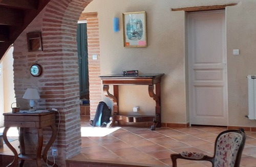 Lavaur Cottage | Rural house in a wing of the castle