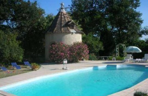 Lavaur Cottage | Rural house in a wing of the castle