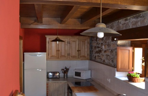 Bobia de Abajo Cottage | Rural house with garden, for 8 people in Onís, Asturias