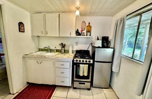 San Cristobal House | Rural Log Cabin Rental for Couples near Taos Ski Valley