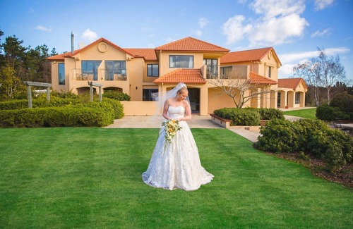 Darfield Bed & Breakfast | Rural luxury - 5 bedroom getaway