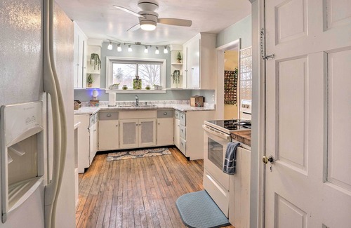 Minetto Cottage | Rural Oswego Cottage on 50-Acre Orchard & Farm!