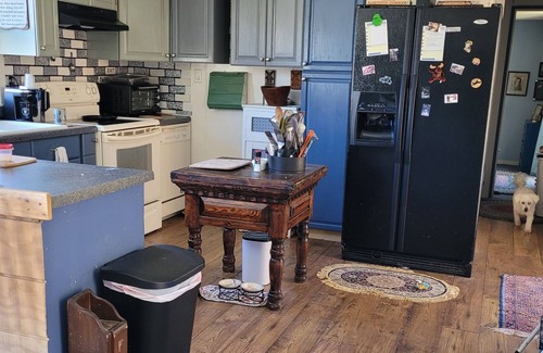 Speedwell House | Rural pet and equine friendly home on 1.5 acres near 2 marinas