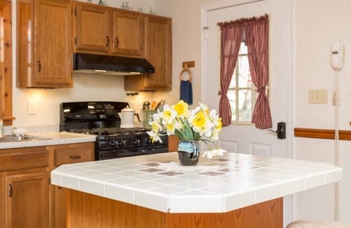 Harrisonburg Cabin | Rural Retreat on 11 acres, Cabin in the Woods Beautiful Secluded setting