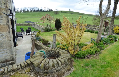 Skipton House | Rural Seclusion with panoramic countryside views, dog friendly, free WiFi.